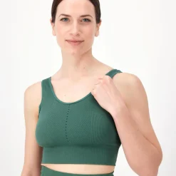 Born Living Yoga Naisha