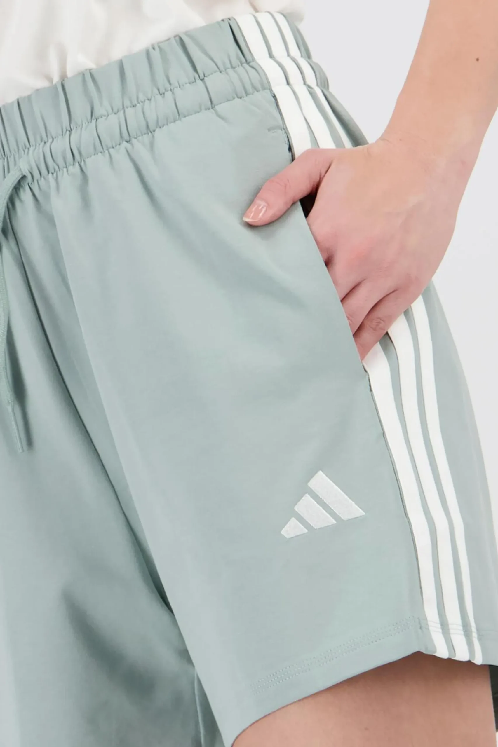 Calções adidas