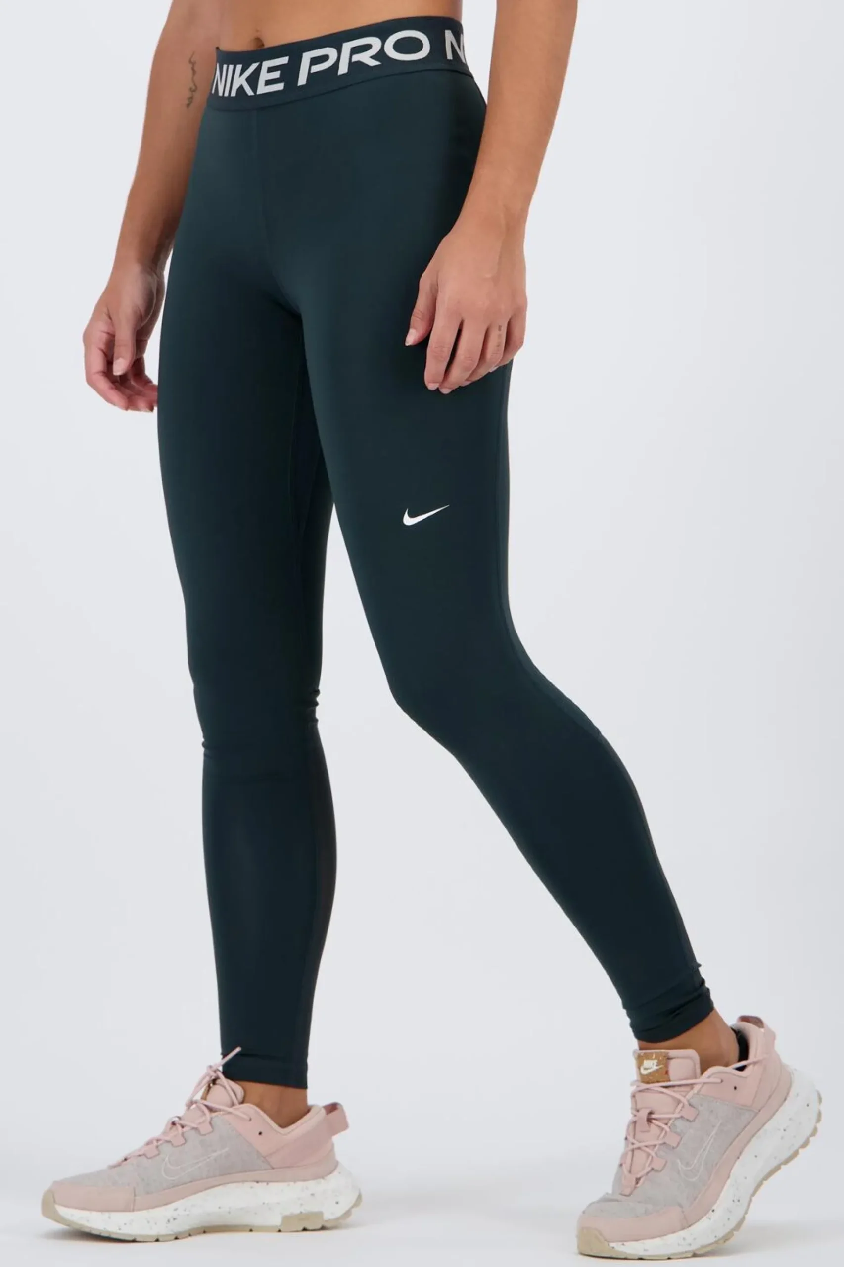 Nike Pro 365