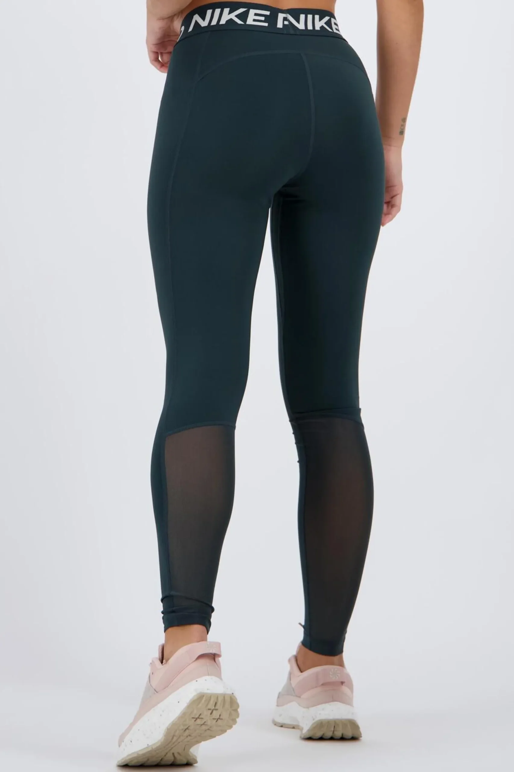 Nike Pro 365