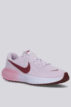 Nike Revolution 8