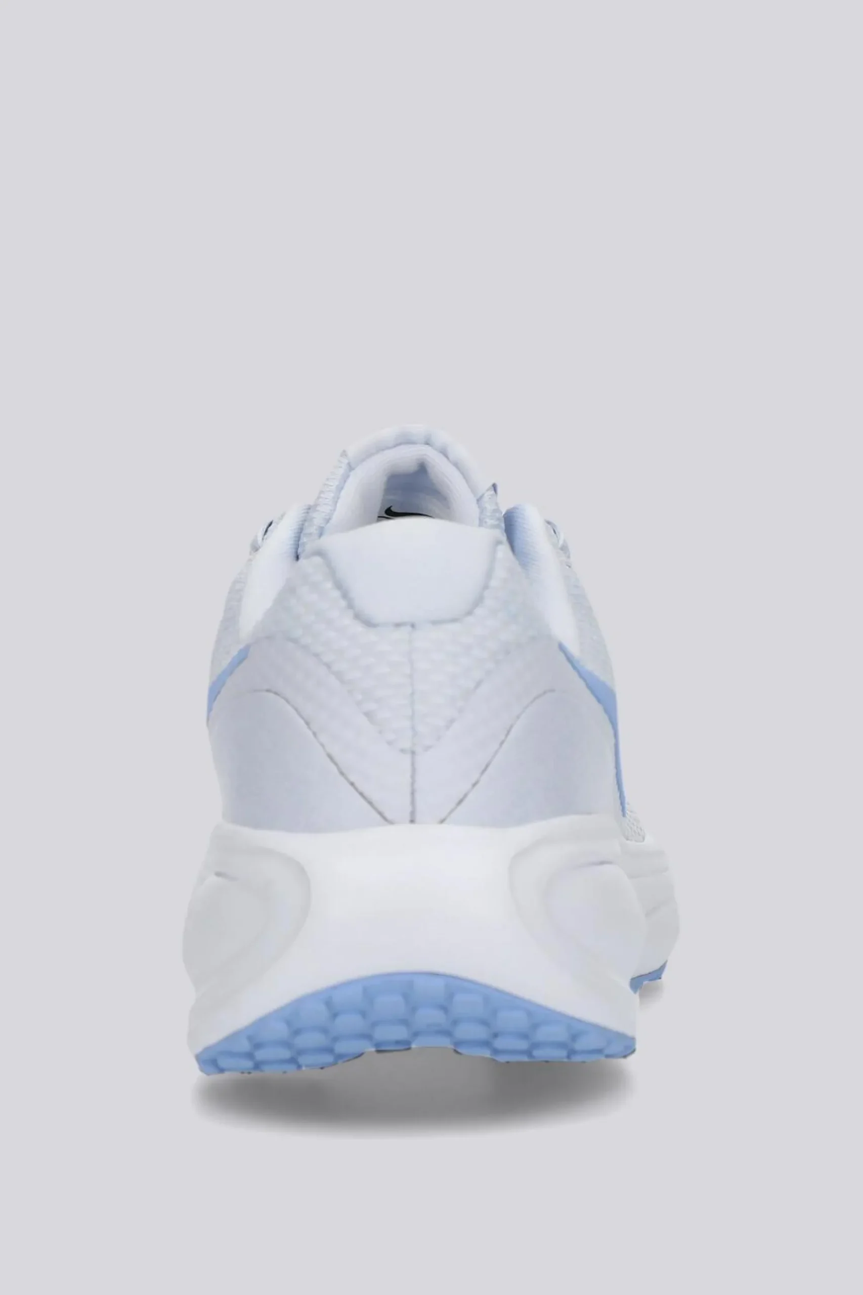 Nike Revolution 8