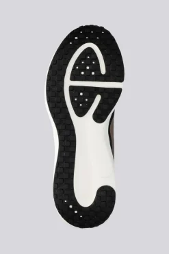Nike Revolution 8