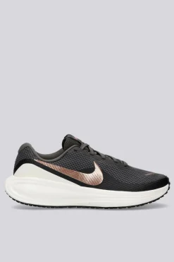 Nike Revolution 8