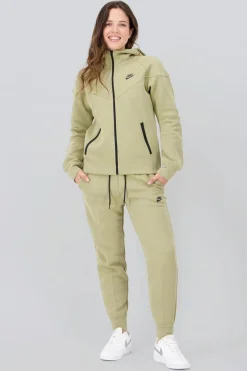 Nike Tech