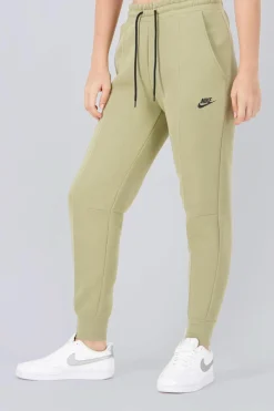 Nike Tech